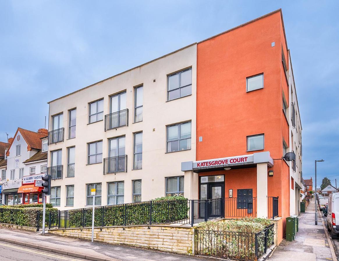Modern & Spacious 2-Bed Flat With Secure Parking Reading Kültér fotó